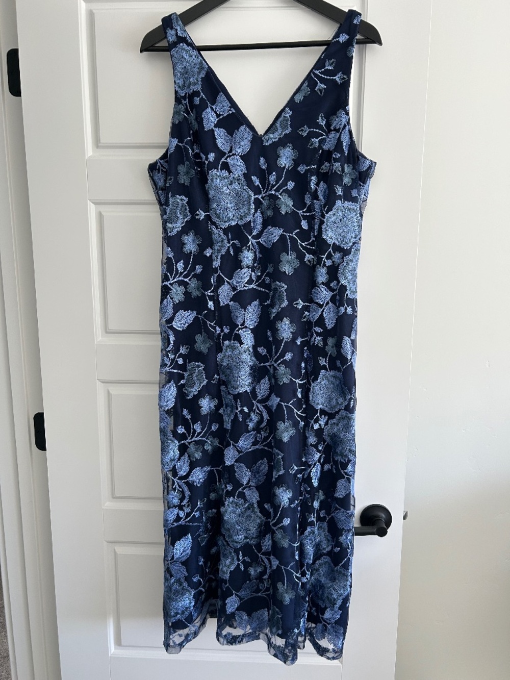 Embroidered blue v-neck cocktail dress